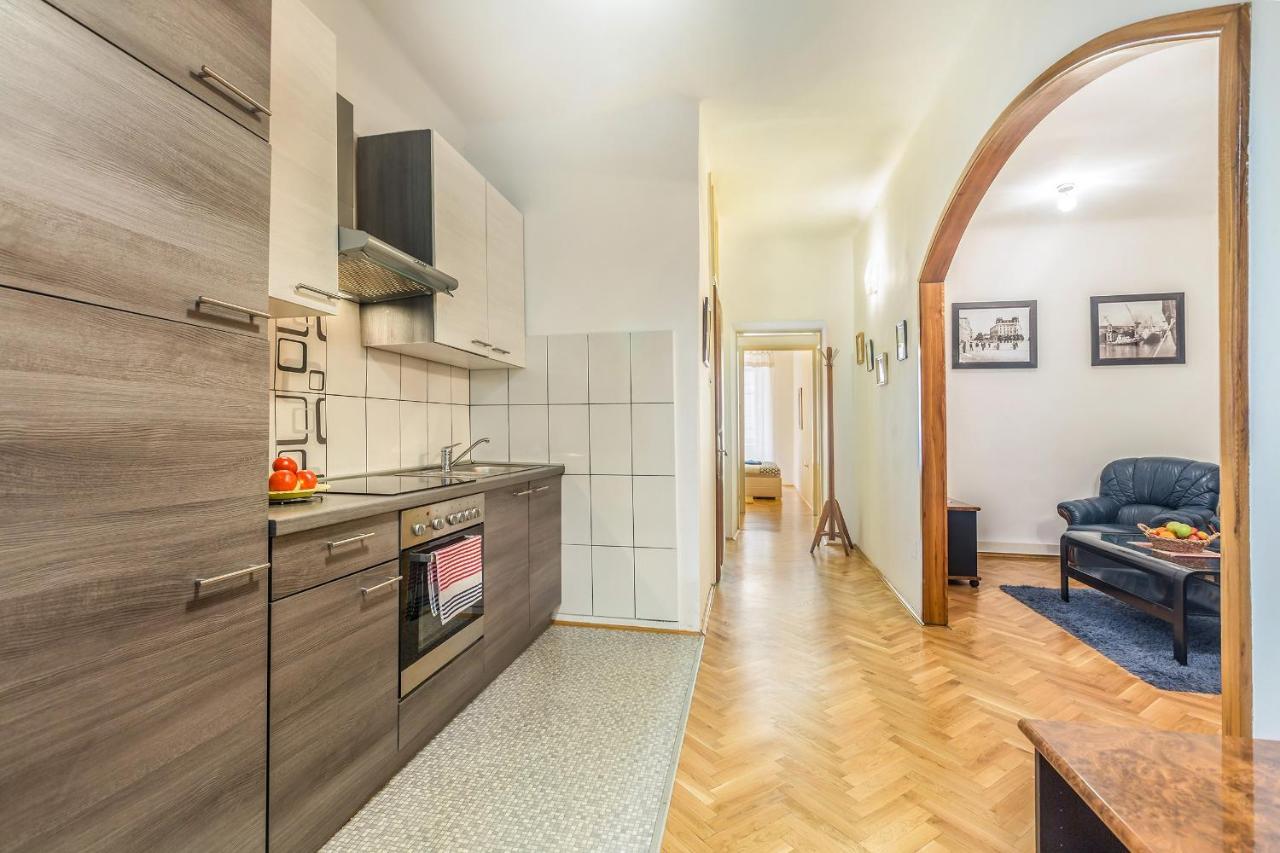 Apartment Juna Рийека Екстериор снимка